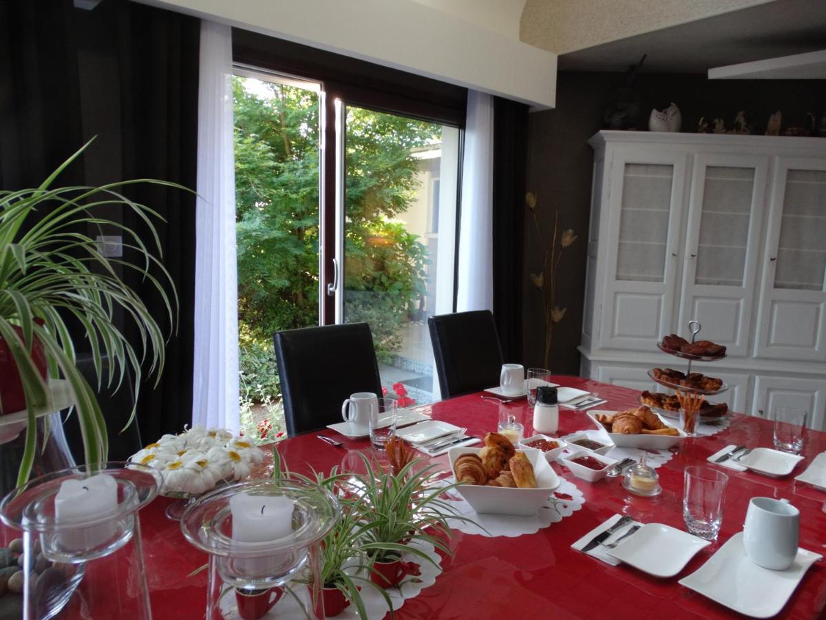 Chambres D'Hotes De La Voie Romaine พลูอิโย ภายนอก รูปภาพ
